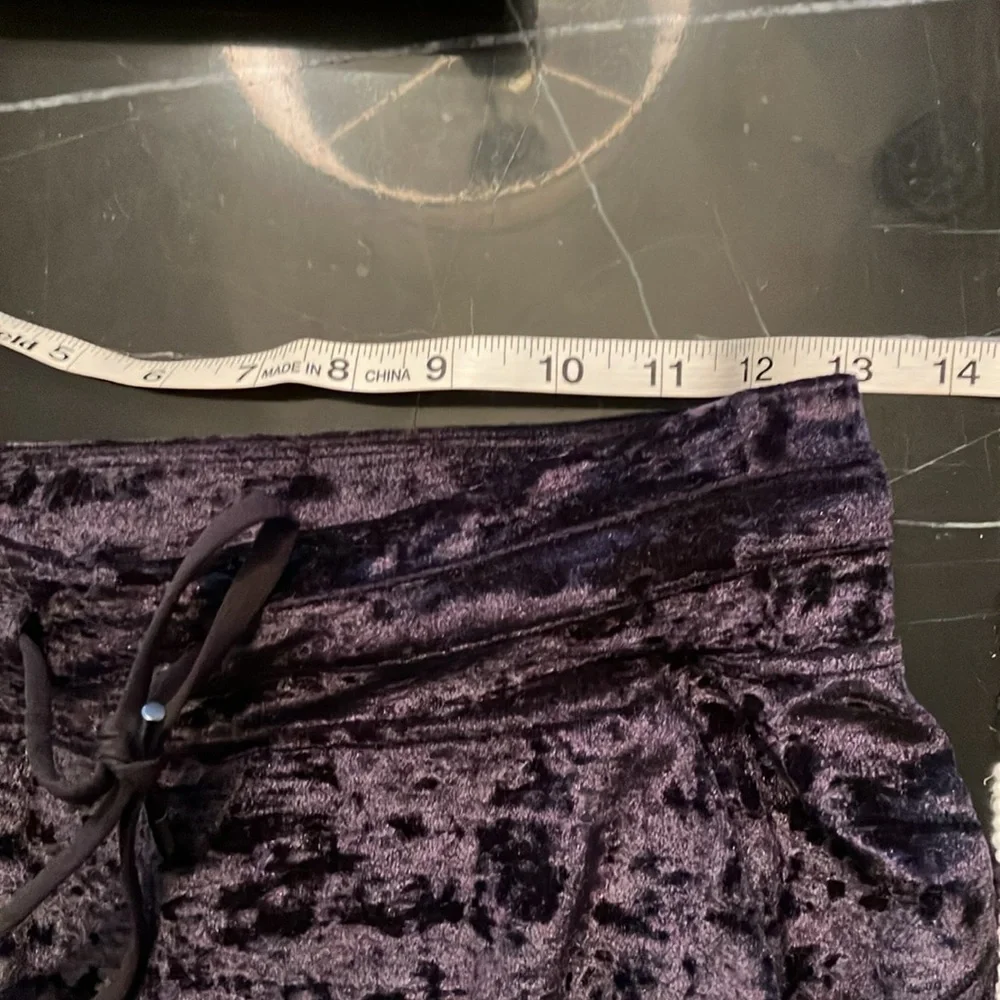 Lululemon Ready to Crush jogger - Picture 4 of 8